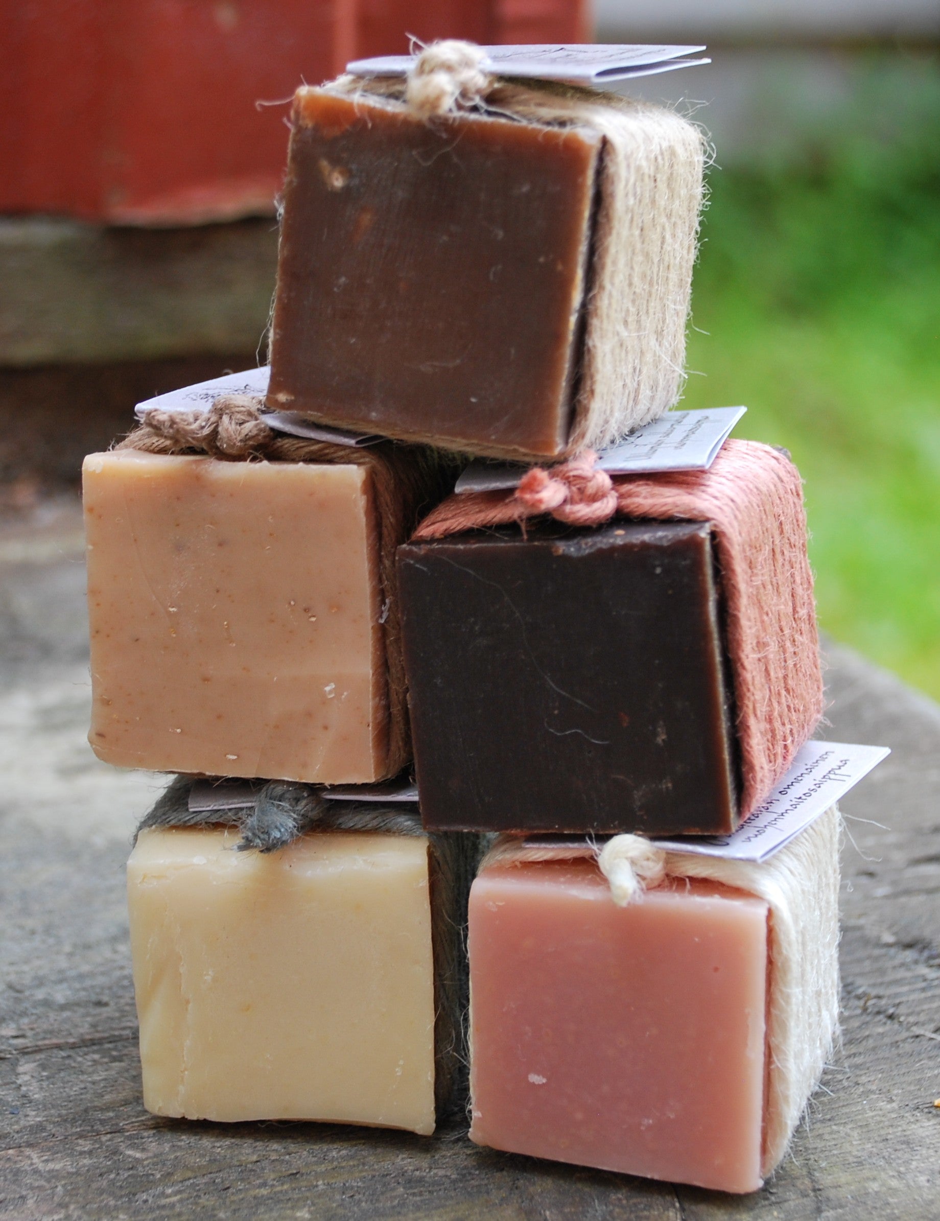 Goat's milk soap - Chocolate & Lingonberry